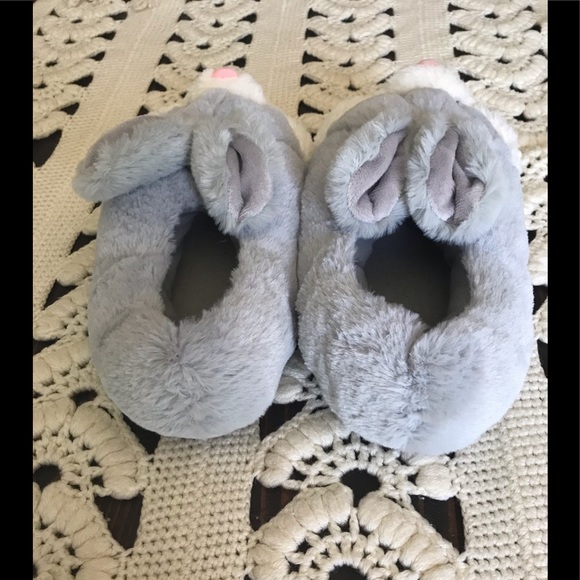 NWOT Adult Fuzzy Bunny Slippers - Picture 8 of 11